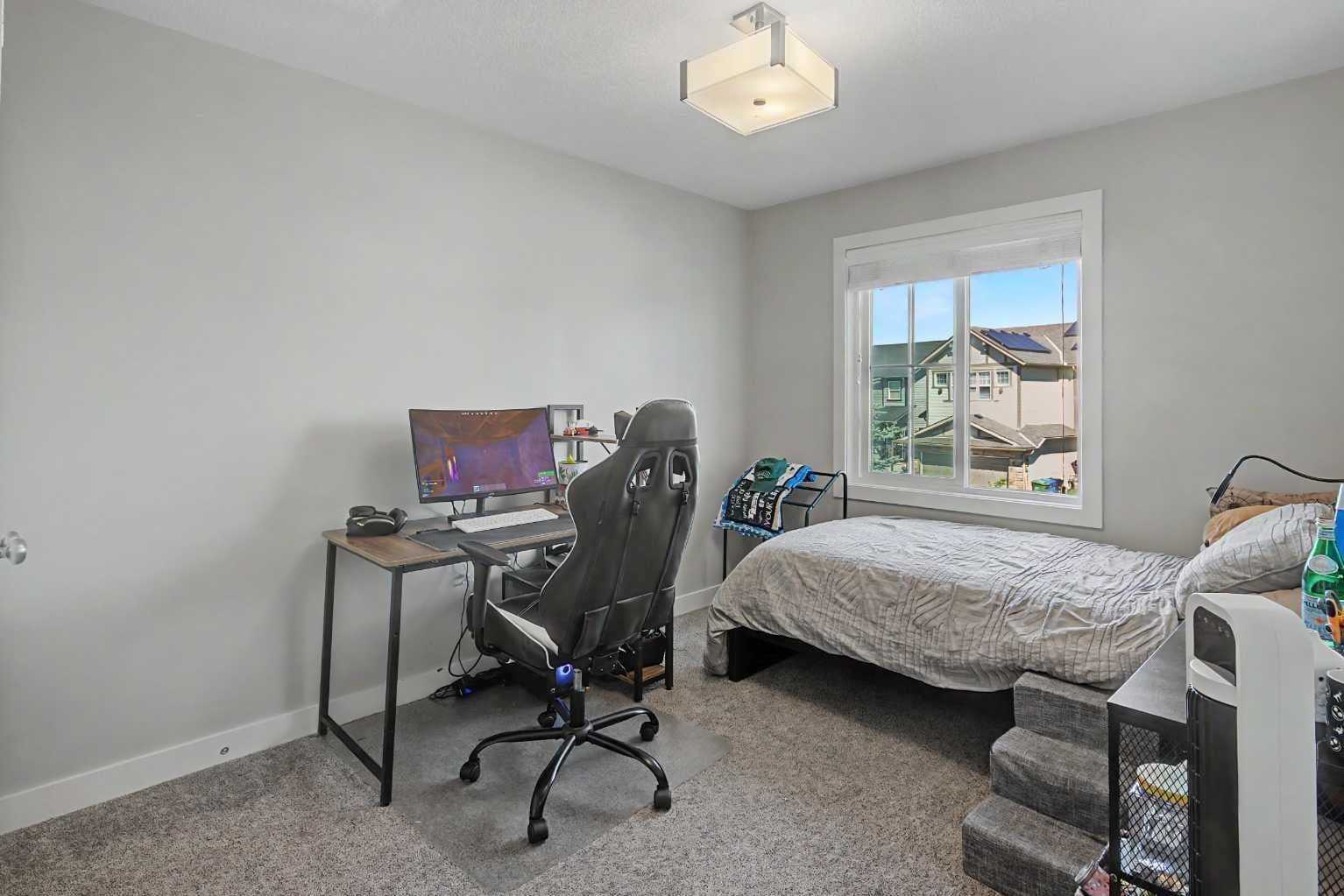 35 Legacy Row SE