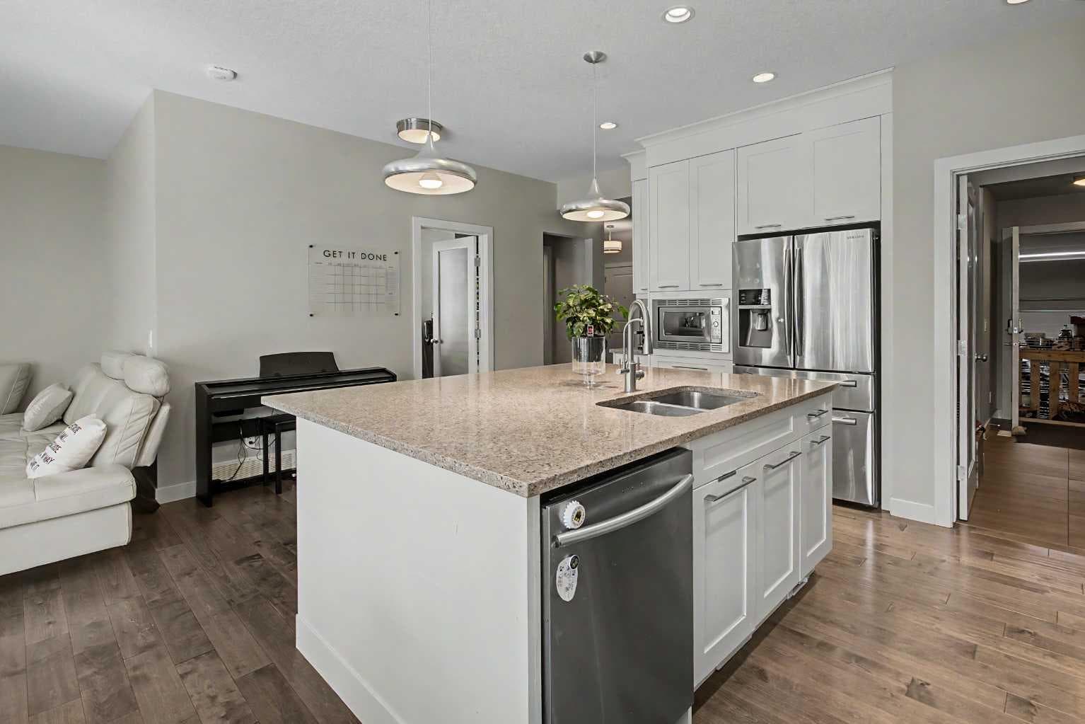 35 Legacy Row SE