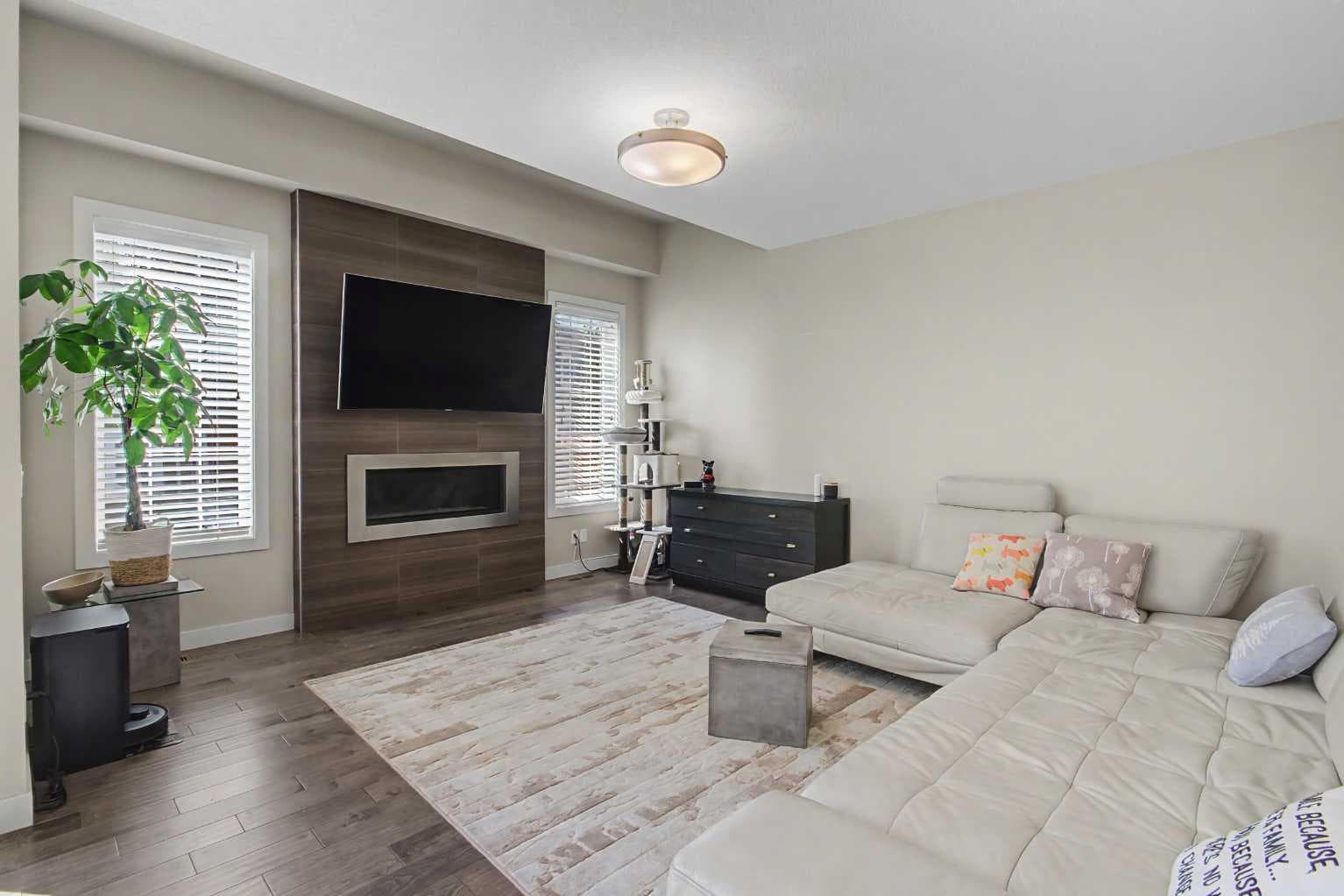 35 Legacy Row SE