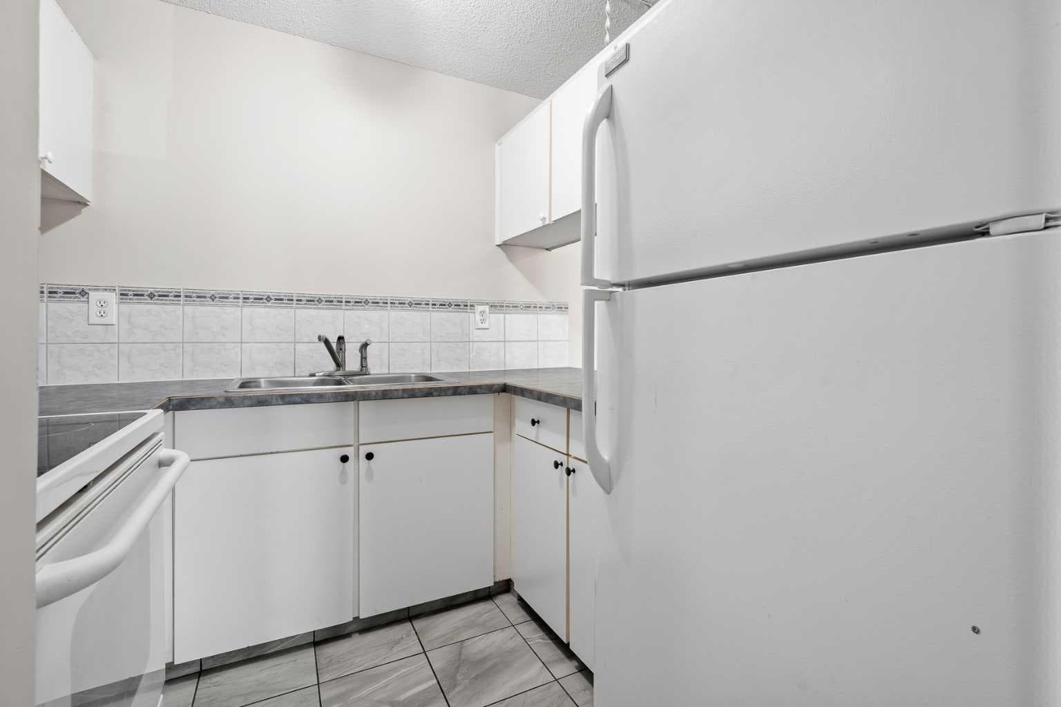 220, 101 Big Hill Way SE