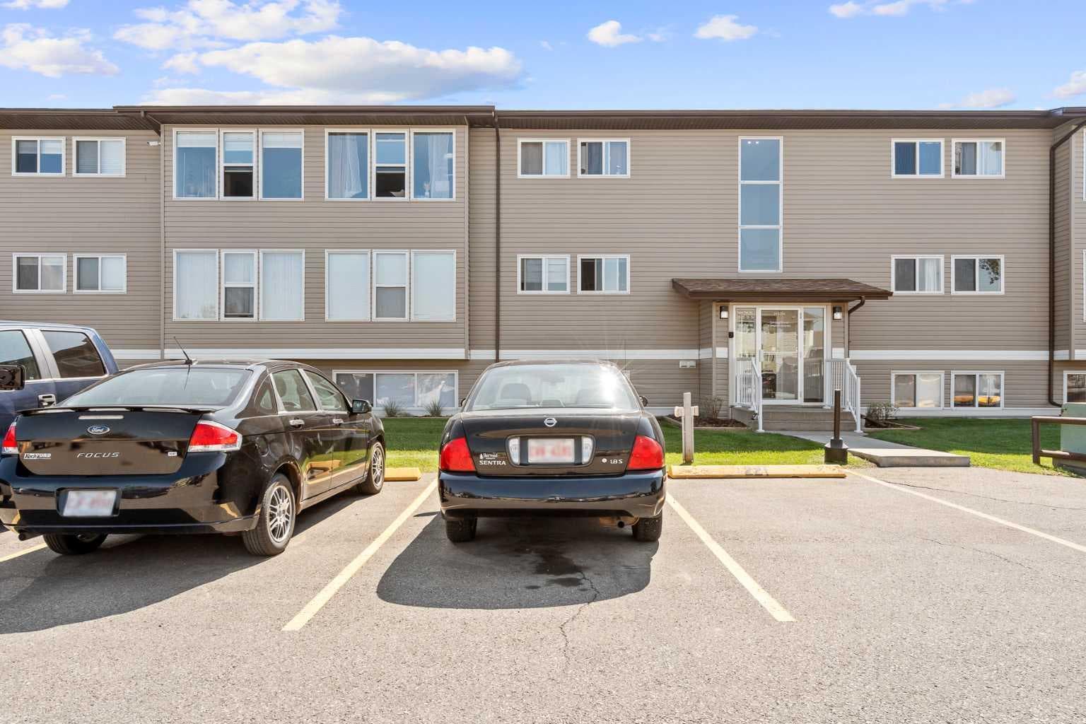 220, 101 Big Hill Way SE