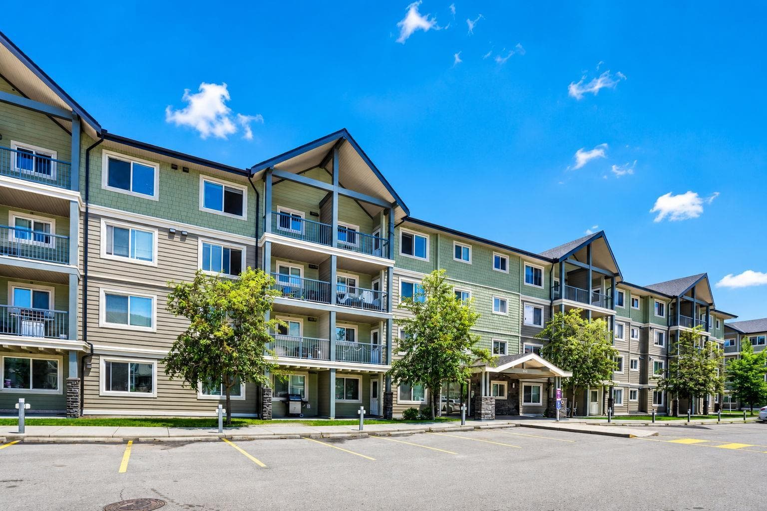 1312, 181 Skyview Ranch Manor NE