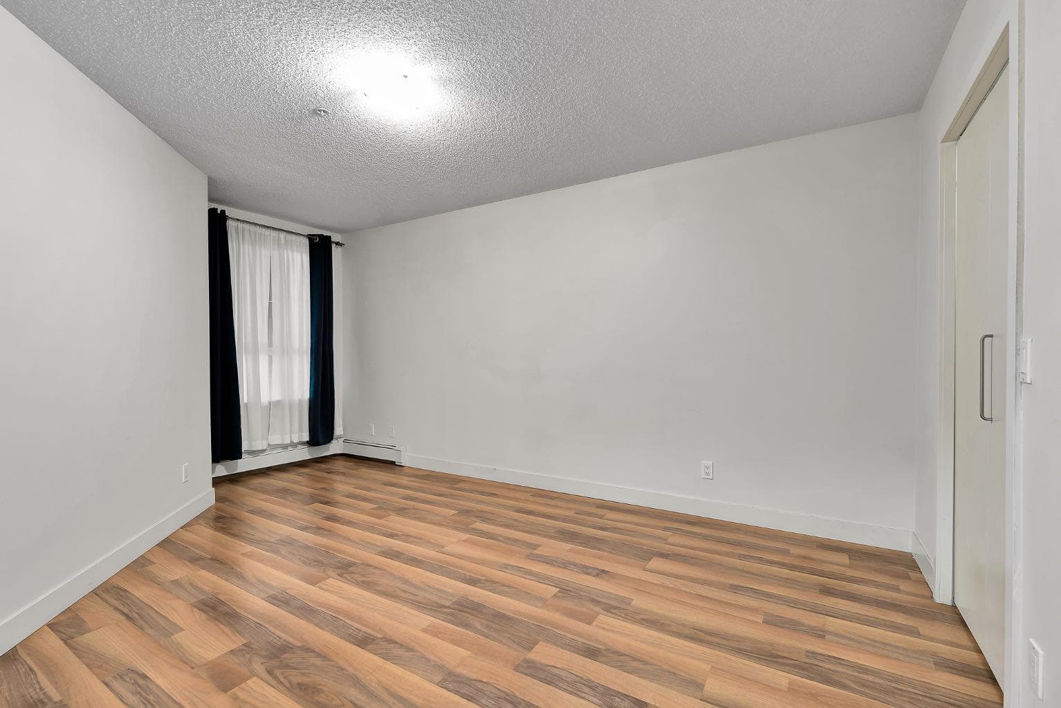 132, 35 Richard Court SW
