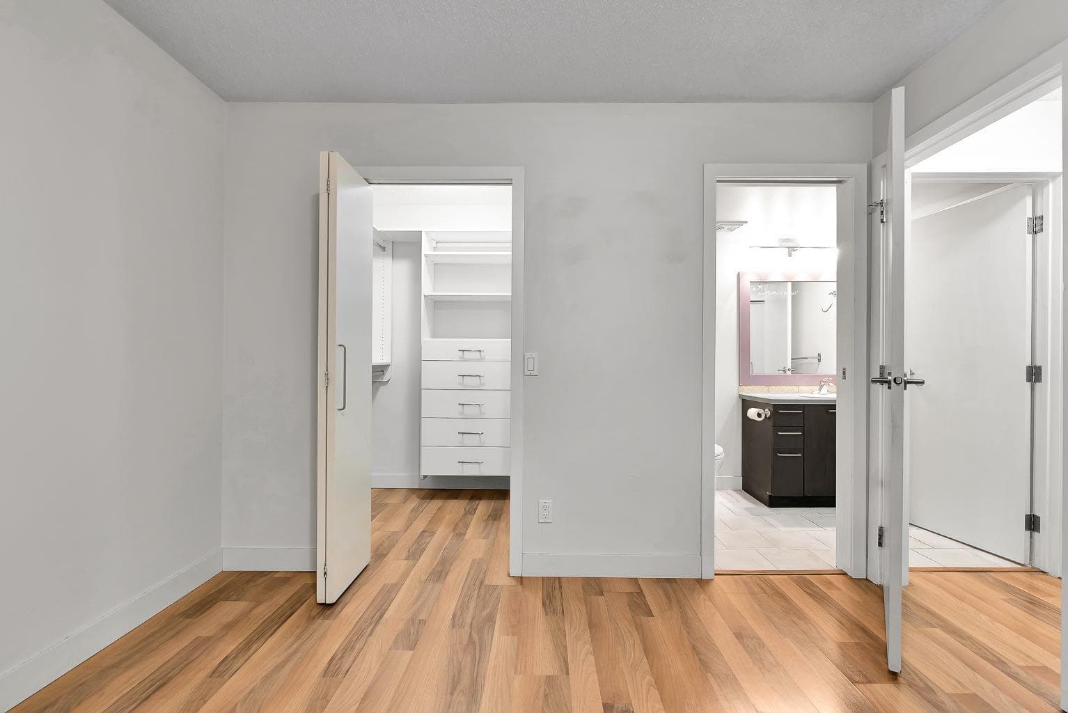 132, 35 Richard Court SW