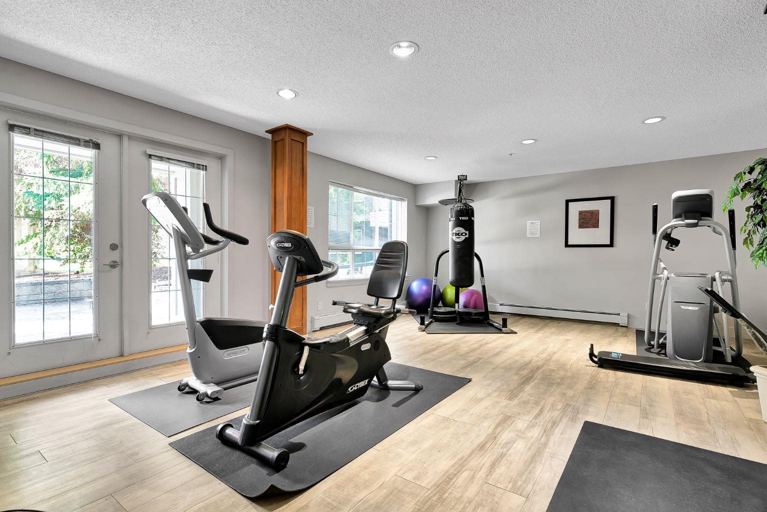 132, 35 Richard Court SW