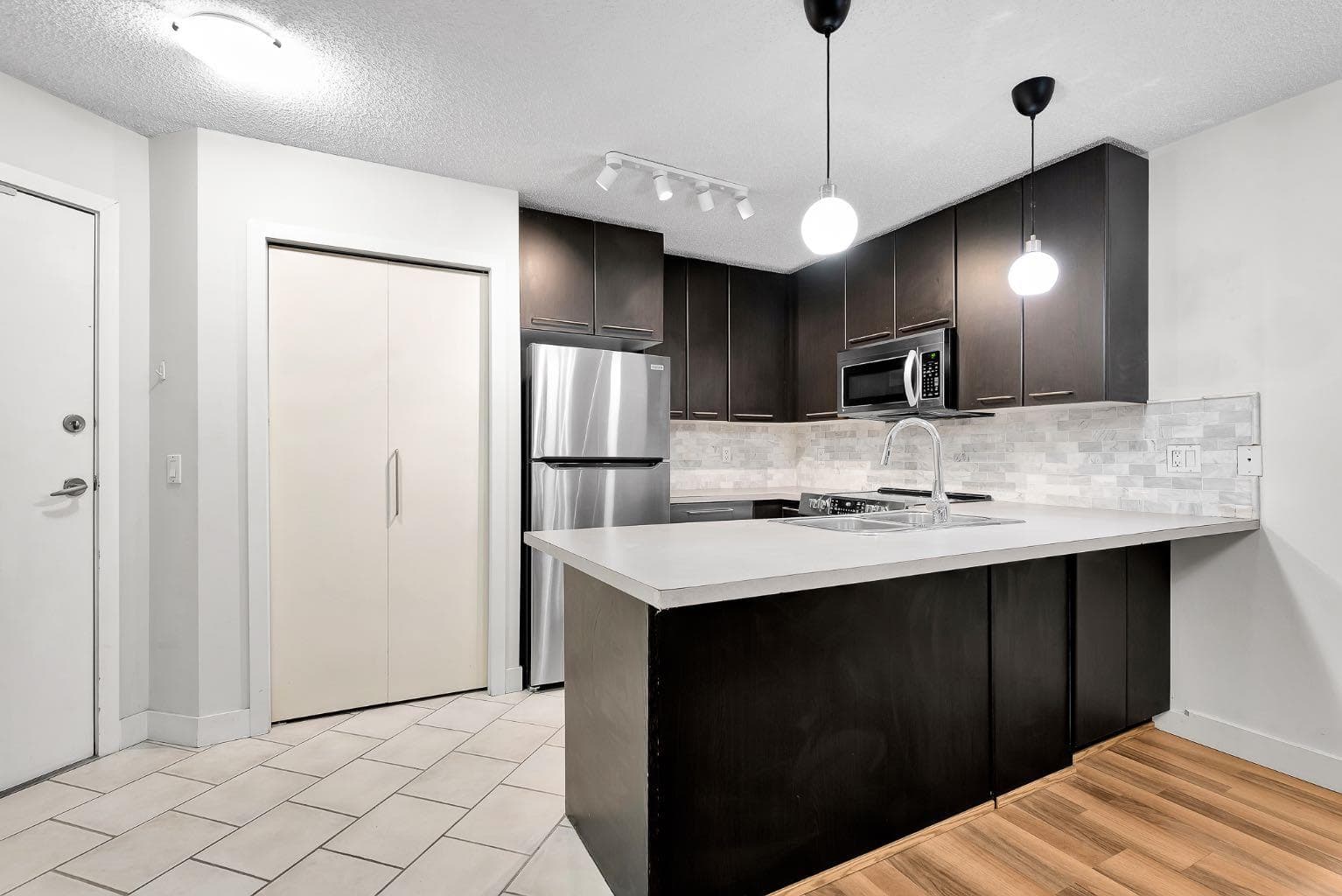 132, 35 Richard Court SW