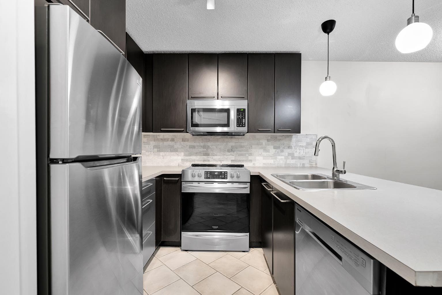 132, 35 Richard Court SW