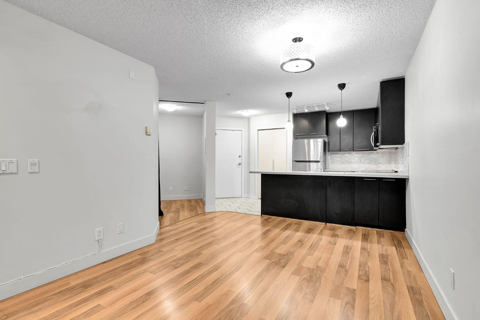 132, 35 Richard Court SW