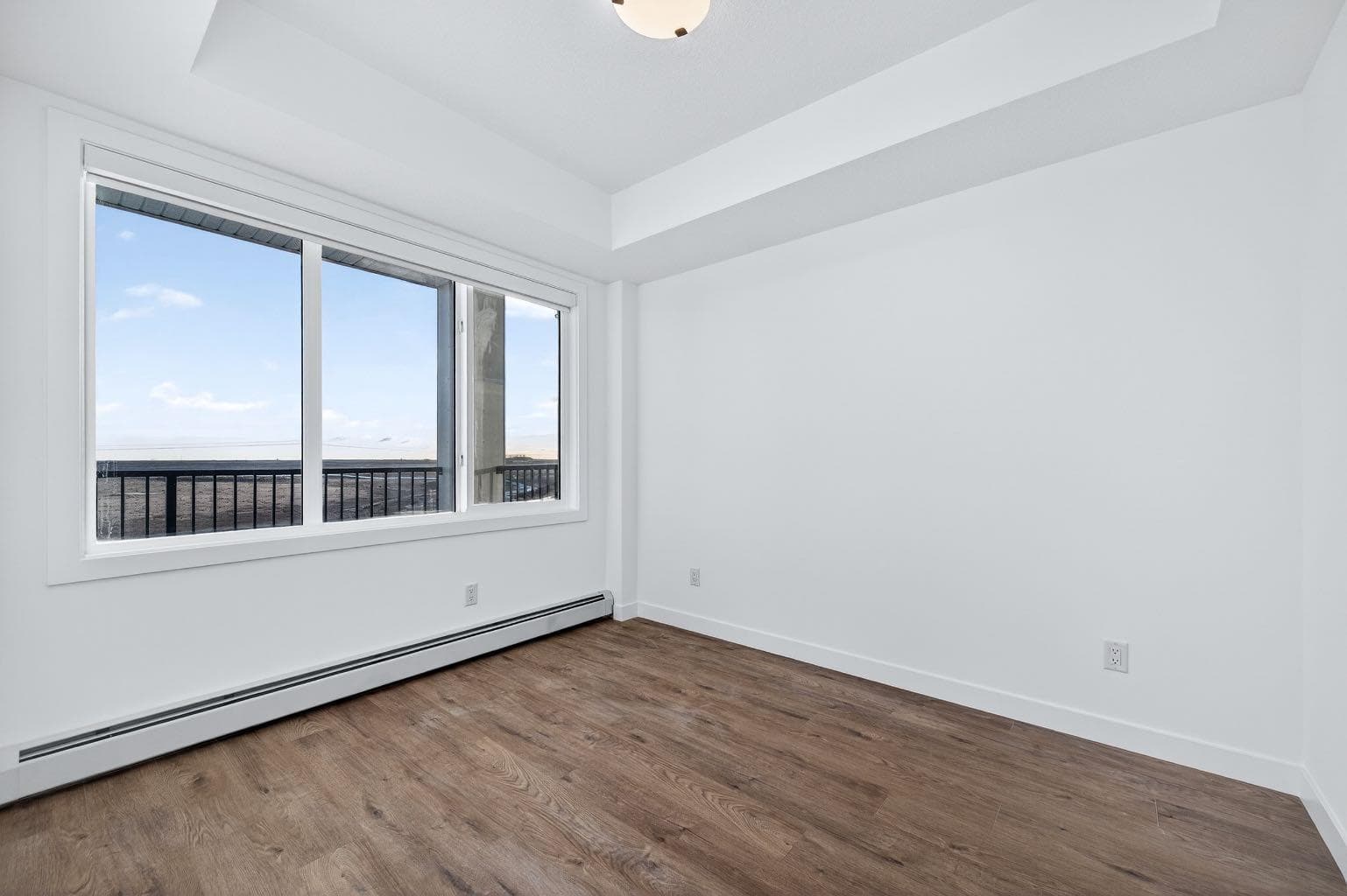 1305, 44 Skyview Parkway NE