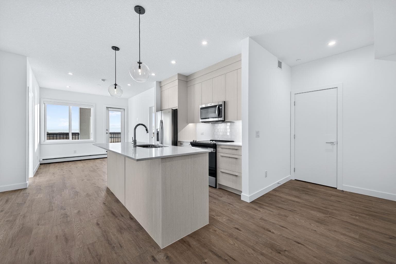 1305, 44 Skyview Parkway NE