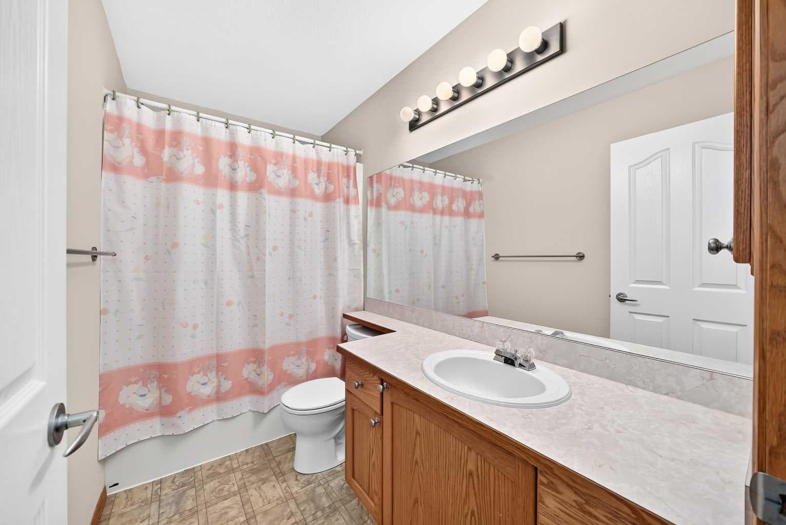 168 Somerglen Common SW
