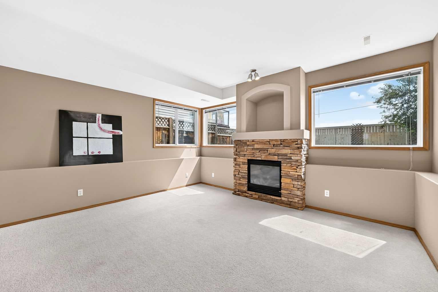 168 Somerglen Common SW