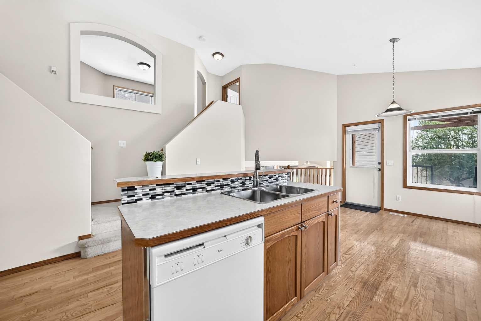 168 Somerglen Common SW
