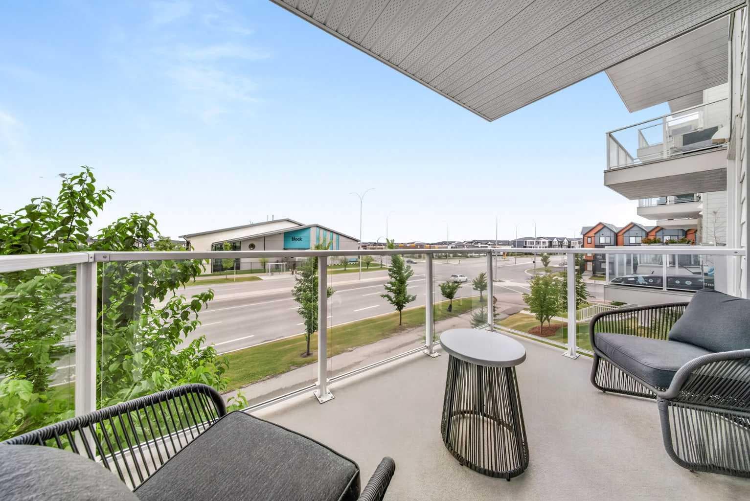 1211, 220 Seton Grove SE