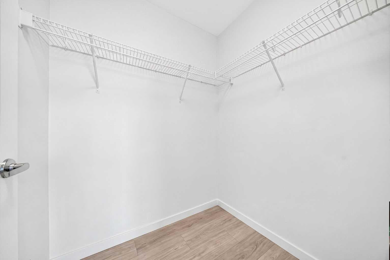 1211, 220 Seton Grove SE