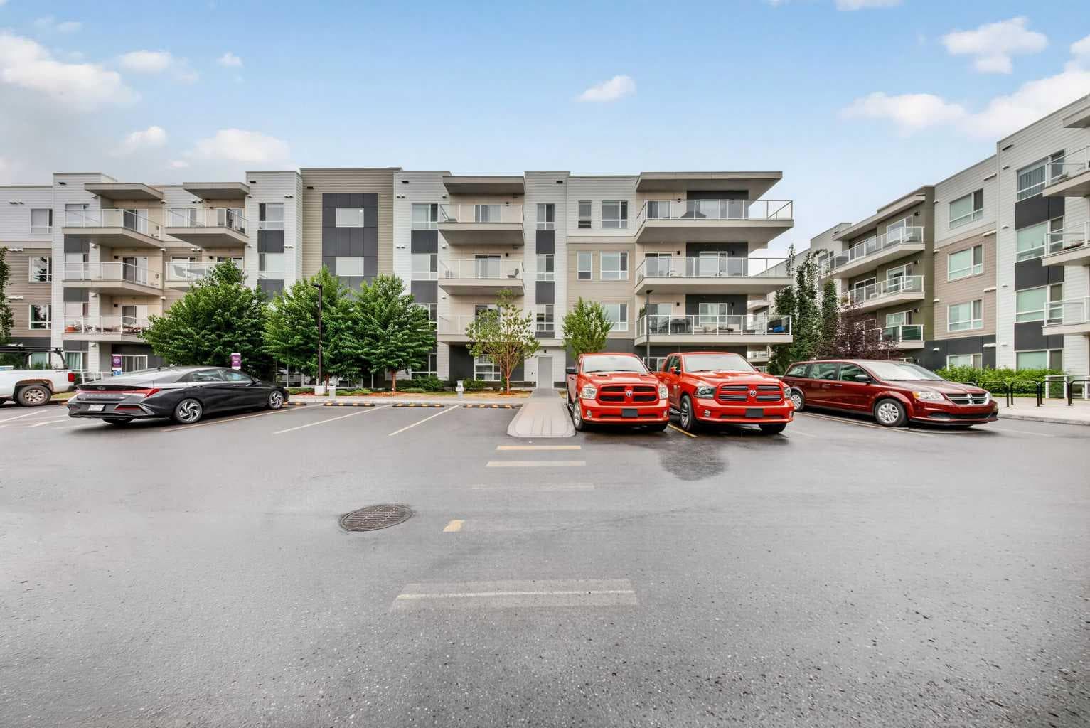 1211, 220 Seton Grove SE