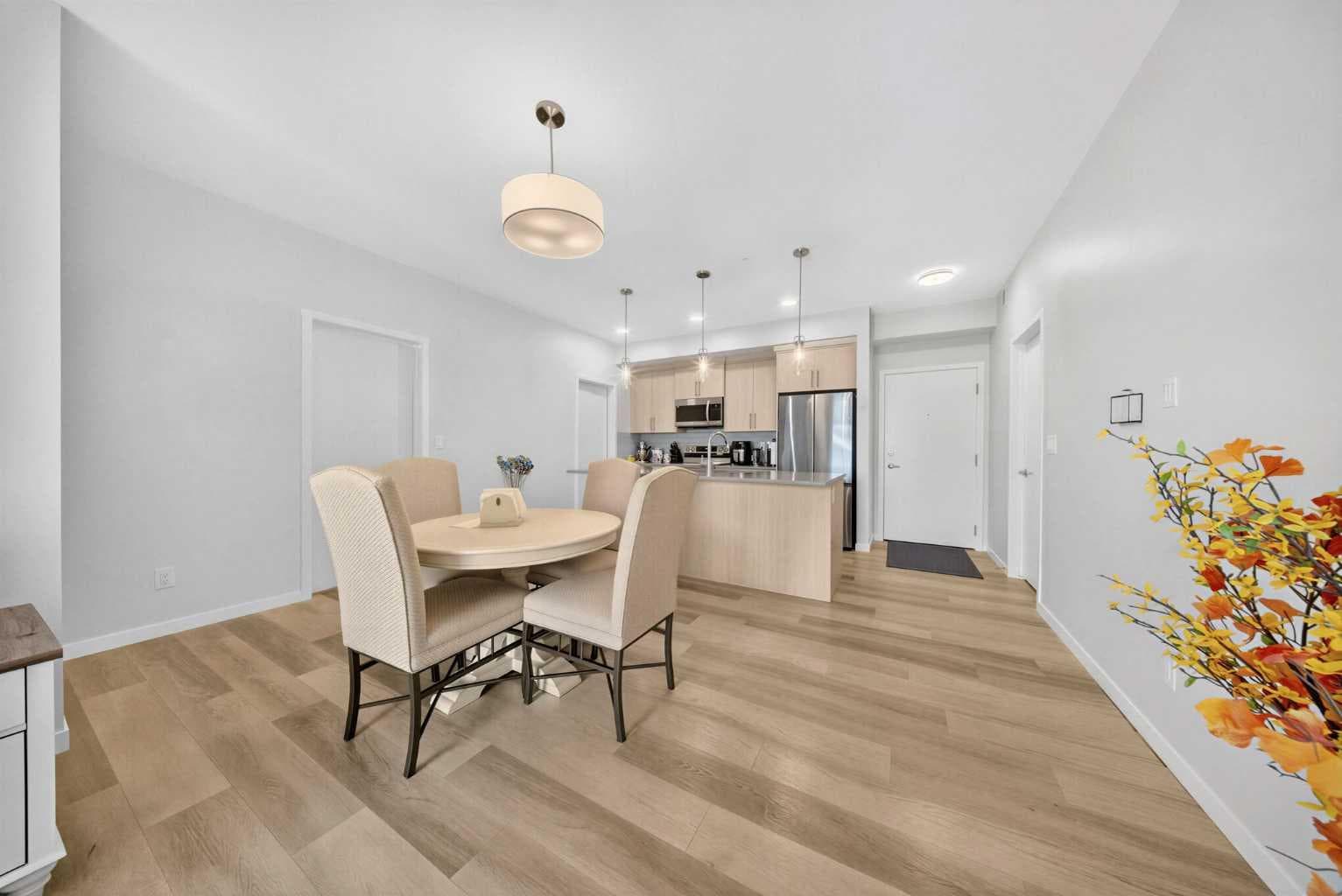 1211, 220 Seton Grove SE
