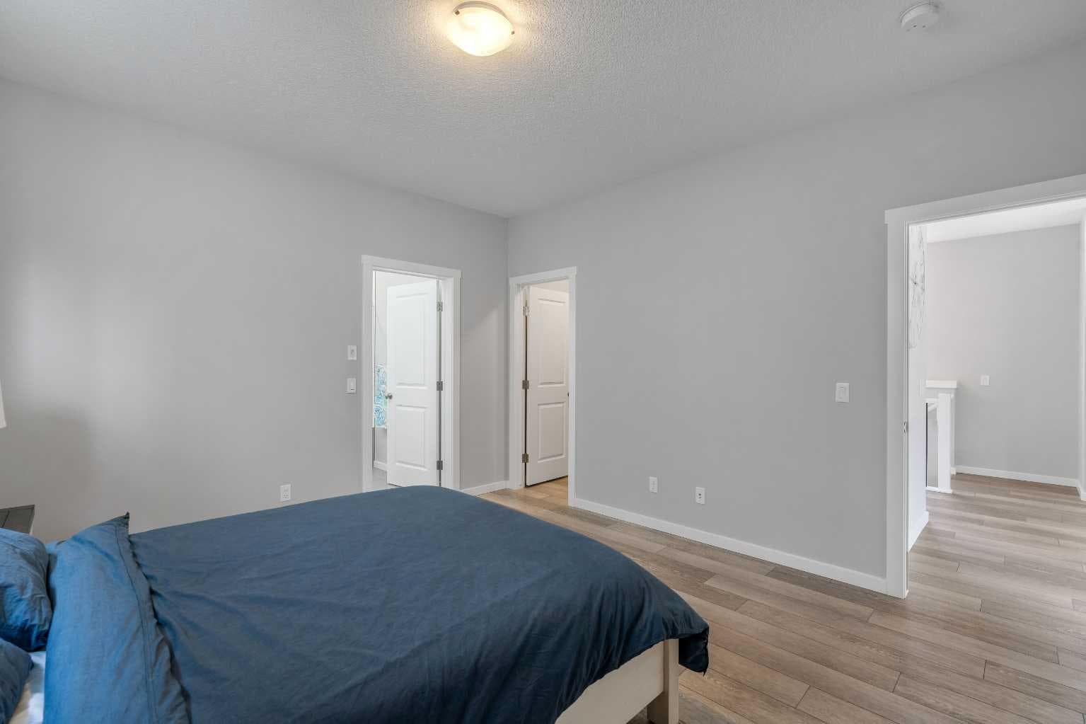 6 Legacy Heath SE