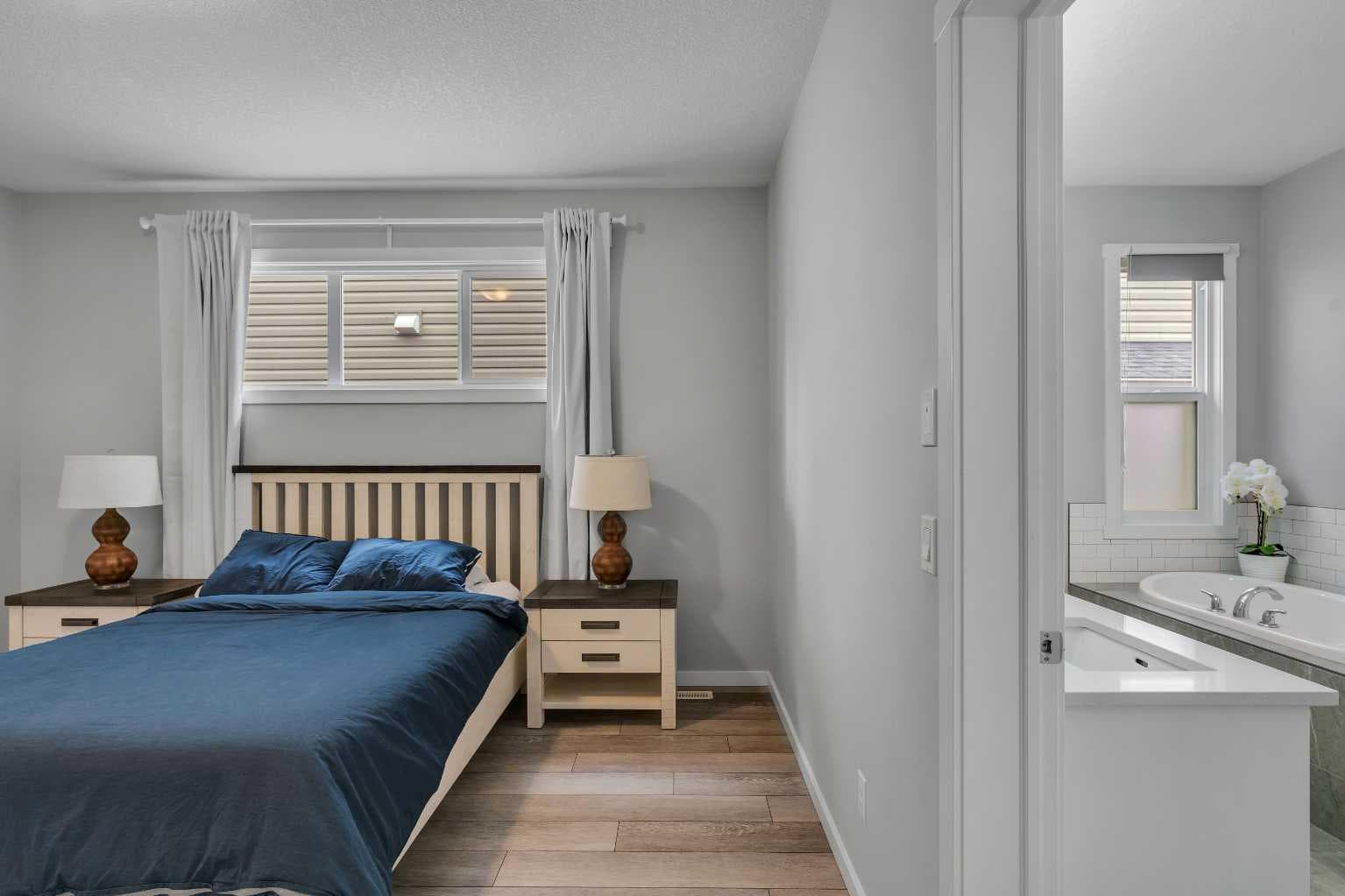 6 Legacy Heath SE