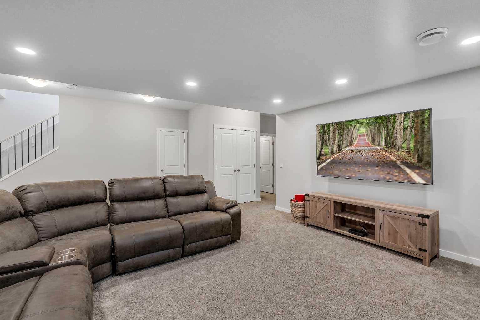 6 Legacy Heath SE