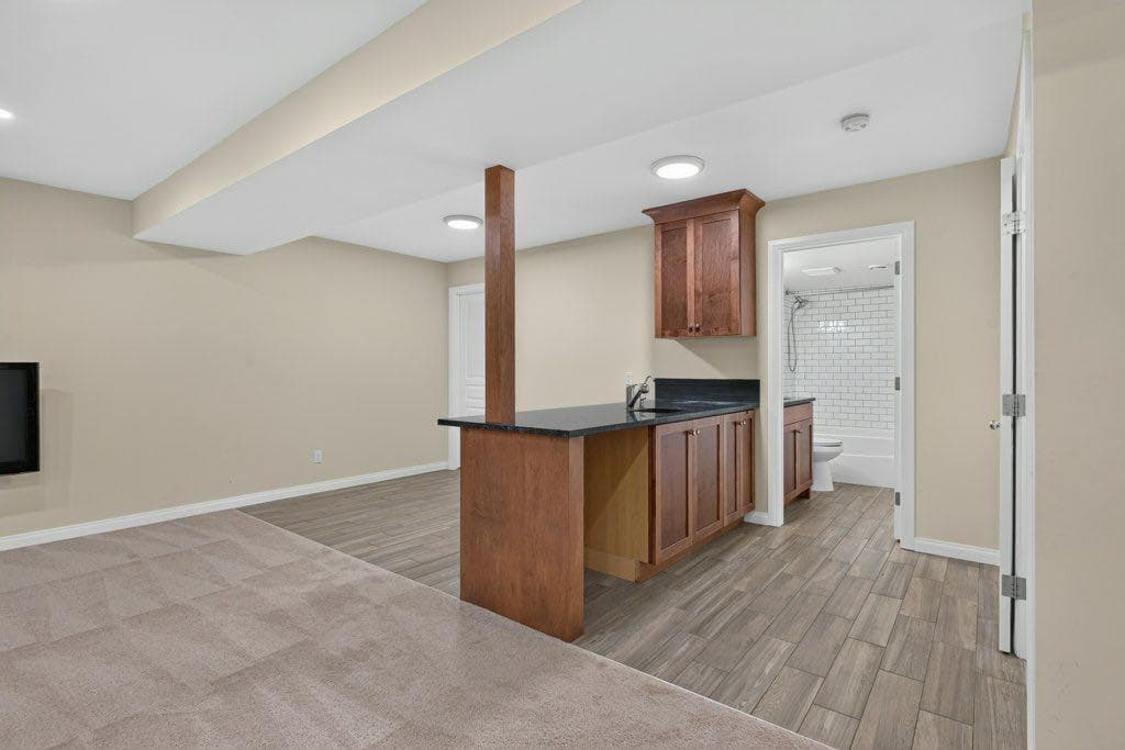 164 ASPENMERE Close 
