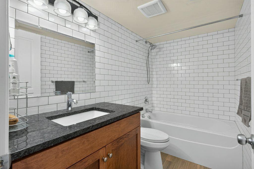 164 ASPENMERE Close 