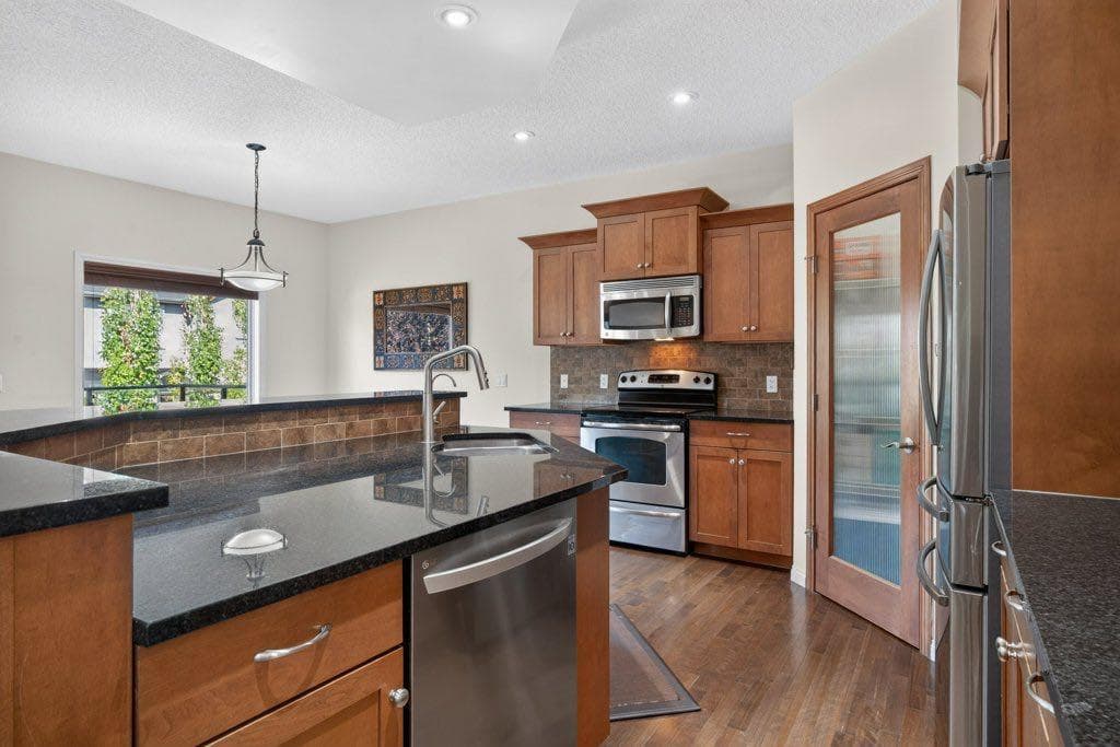 164 ASPENMERE Close 