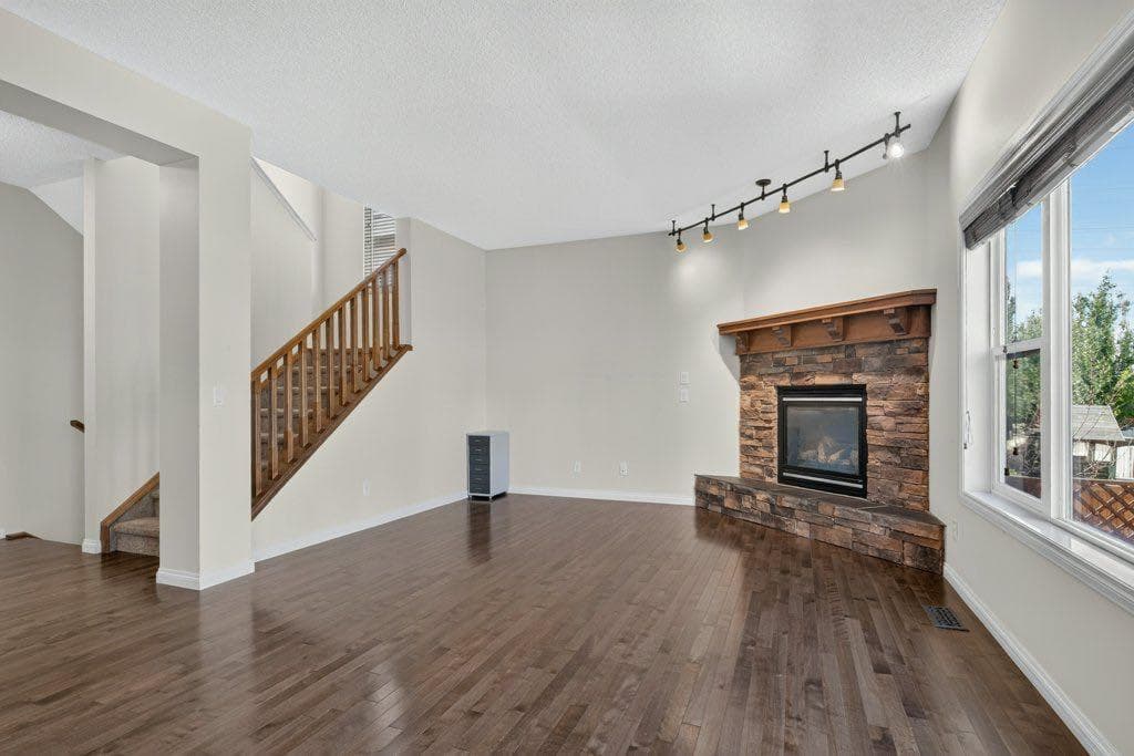164 ASPENMERE Close 