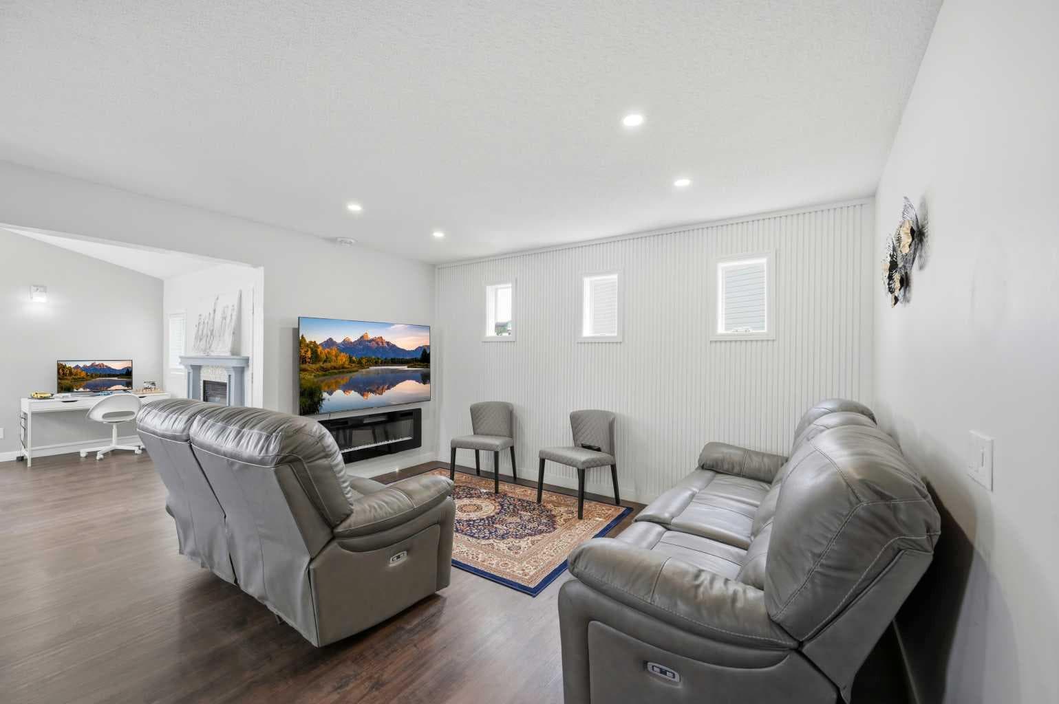 46 Citadel Meadow Crescent NW