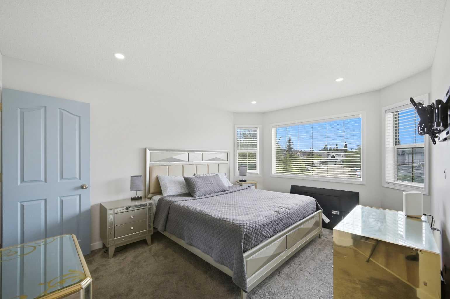 46 Citadel Meadow Crescent NW
