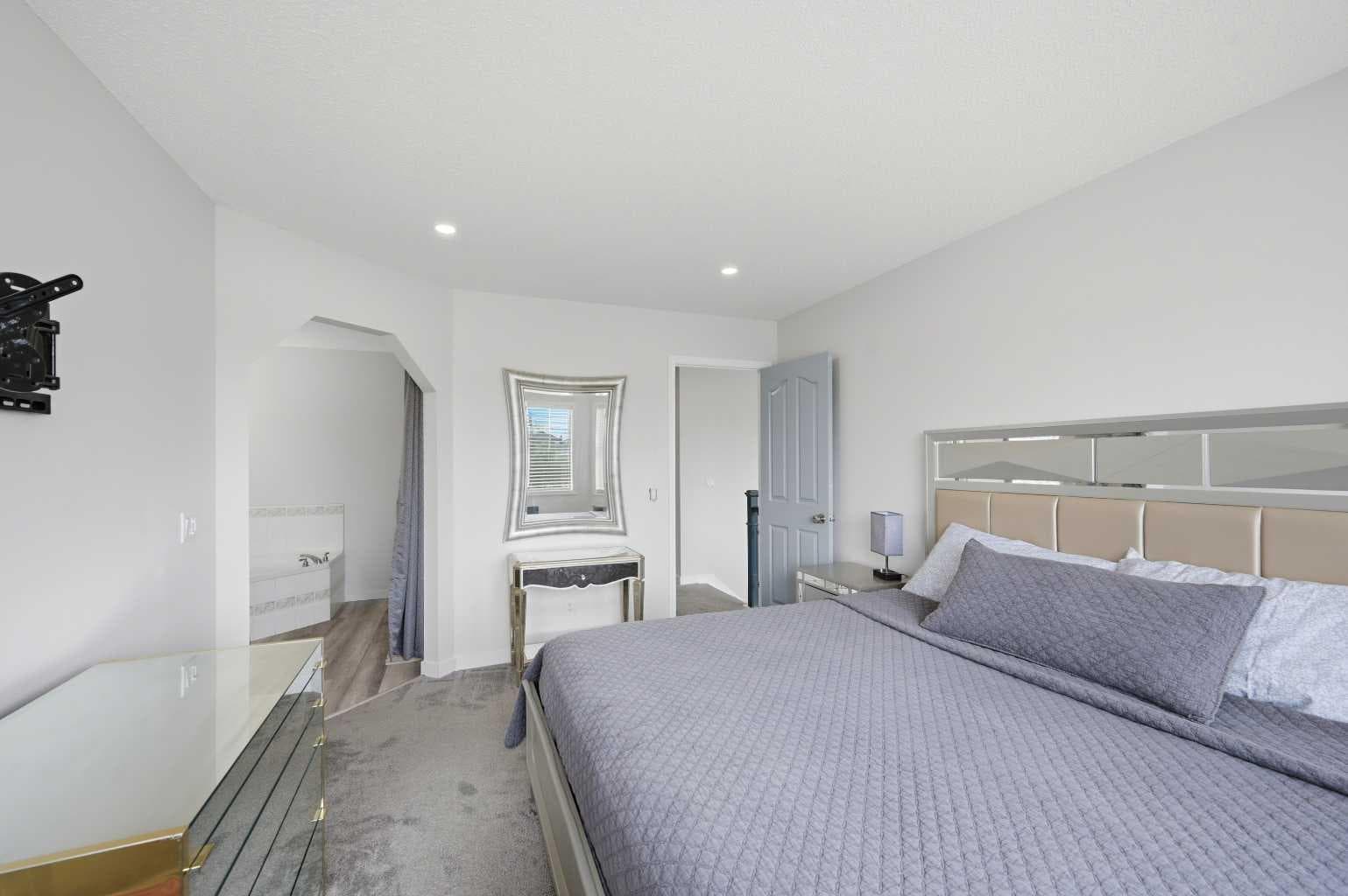 46 Citadel Meadow Crescent NW