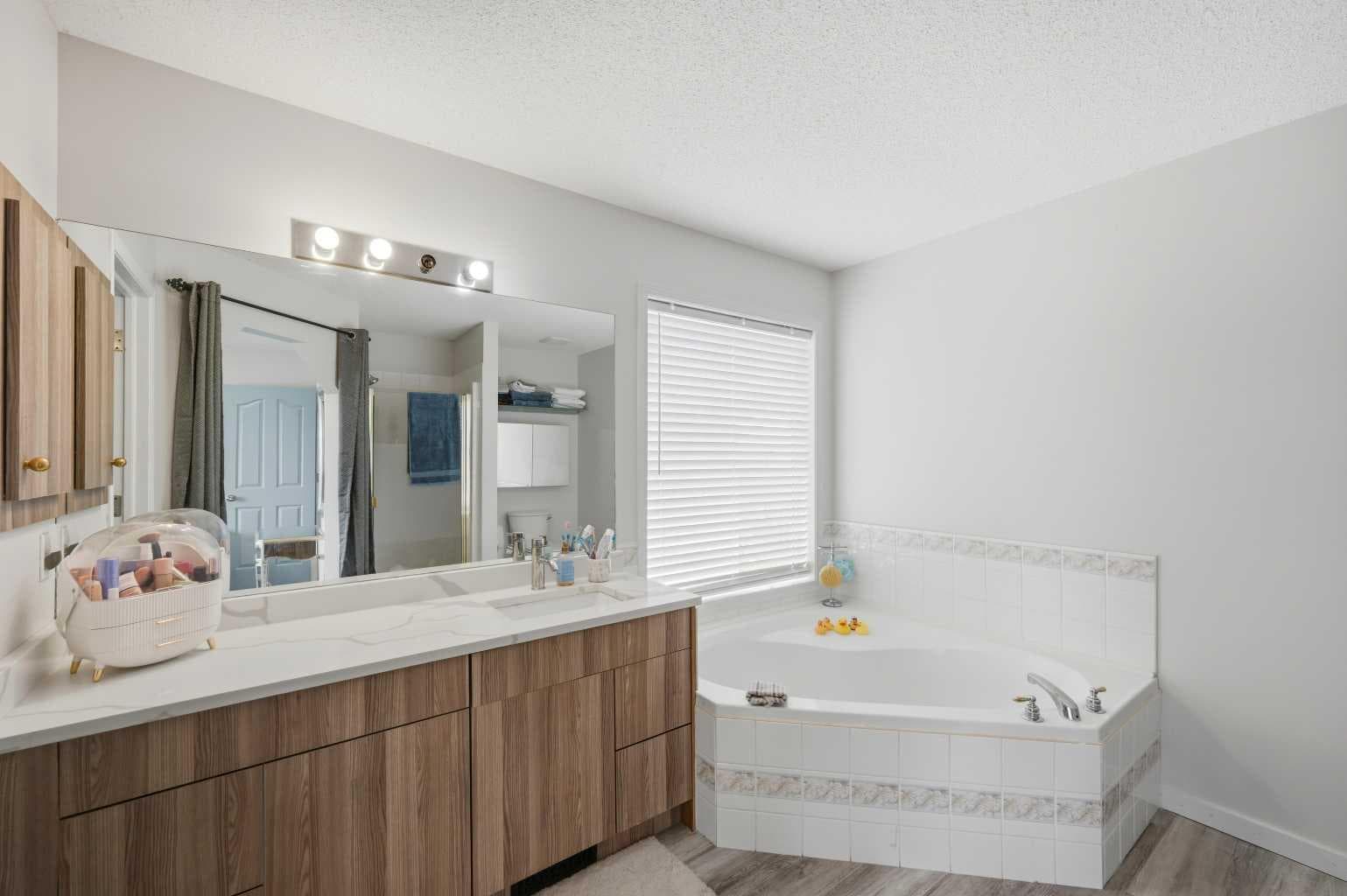 46 Citadel Meadow Crescent NW