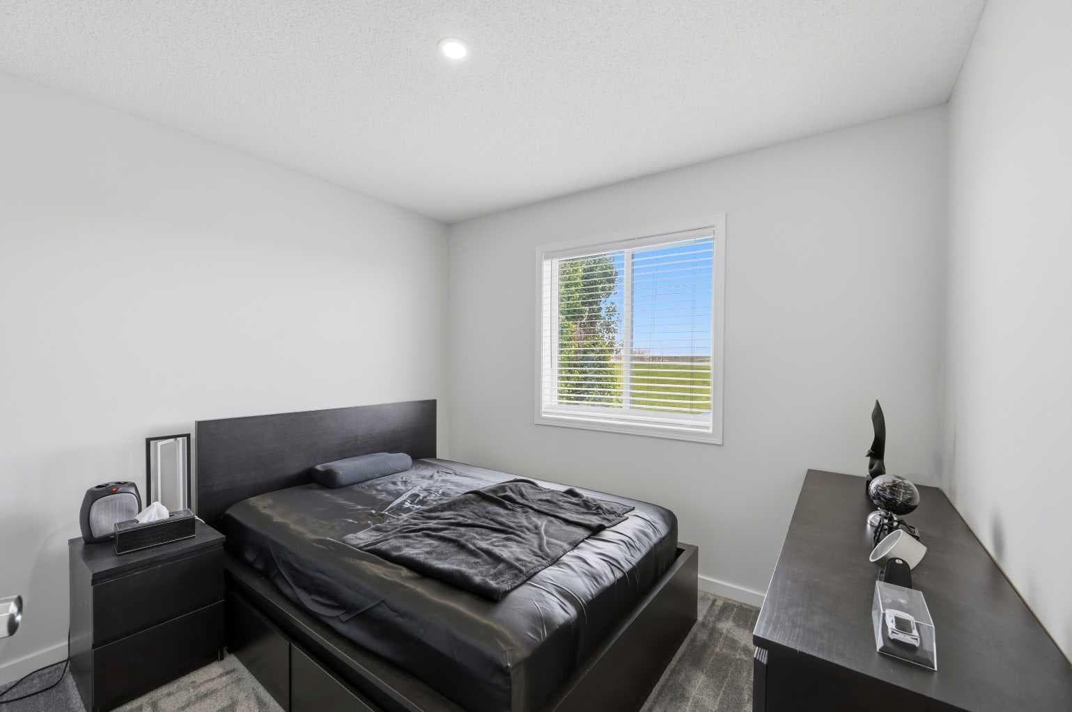 46 Citadel Meadow Crescent NW