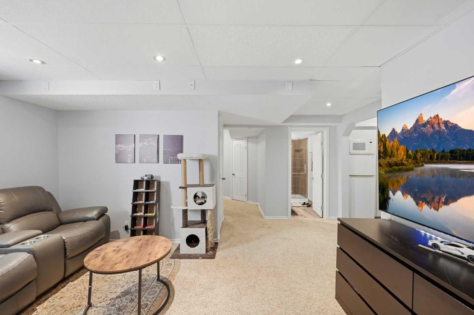 46 Citadel Meadow Crescent NW