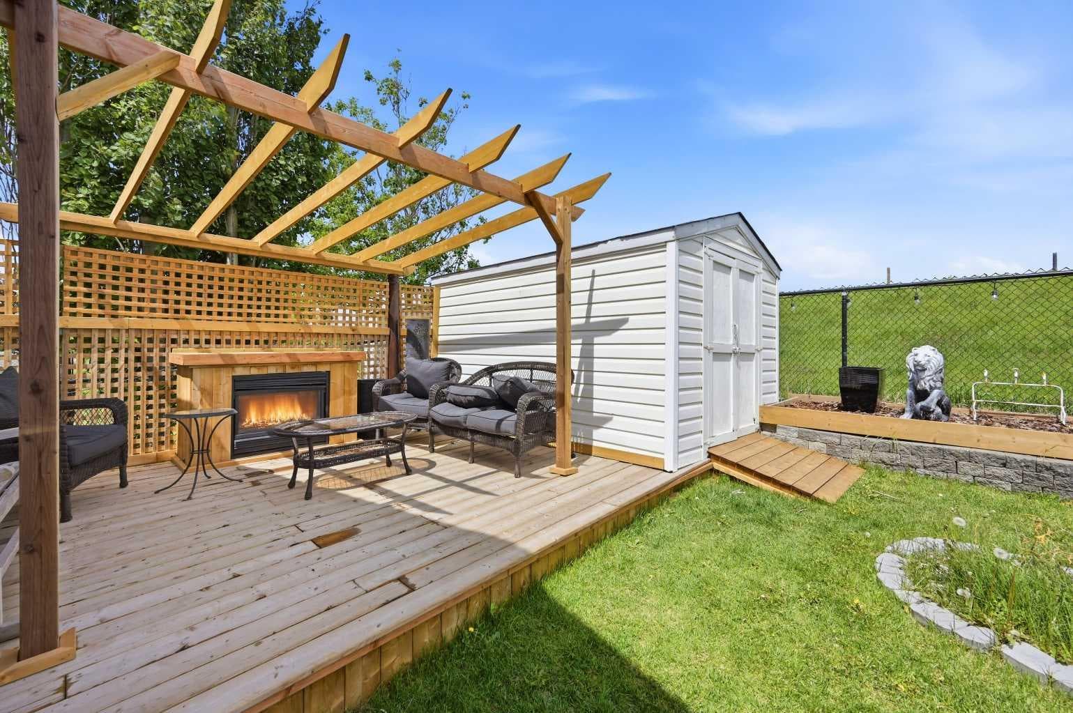 46 Citadel Meadow Crescent NW