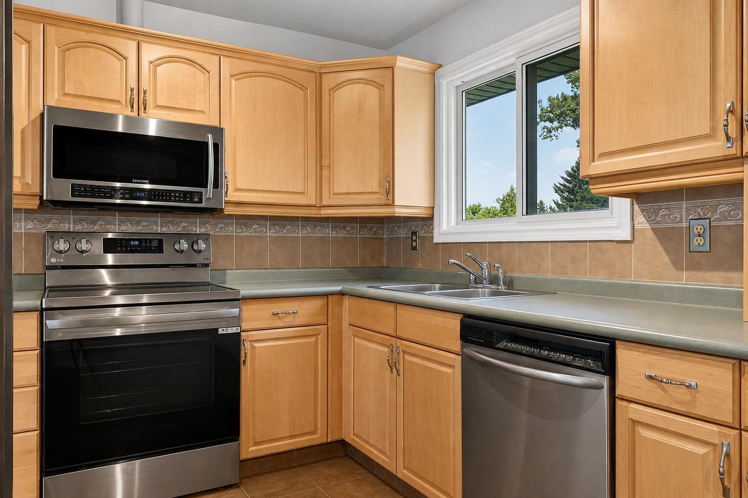 440 Ogden Drive SE