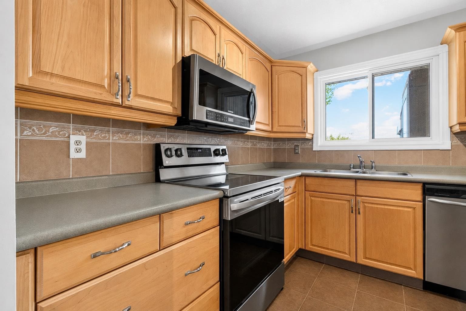 440 Ogden Drive SE