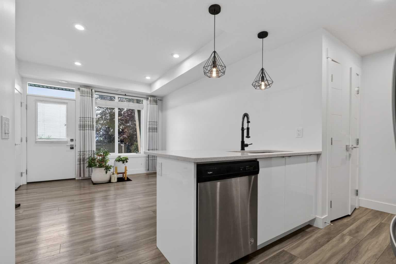 214 Seton Passage SE