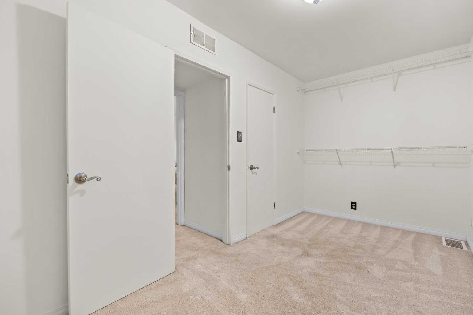 554 Killarney Glen Court SW