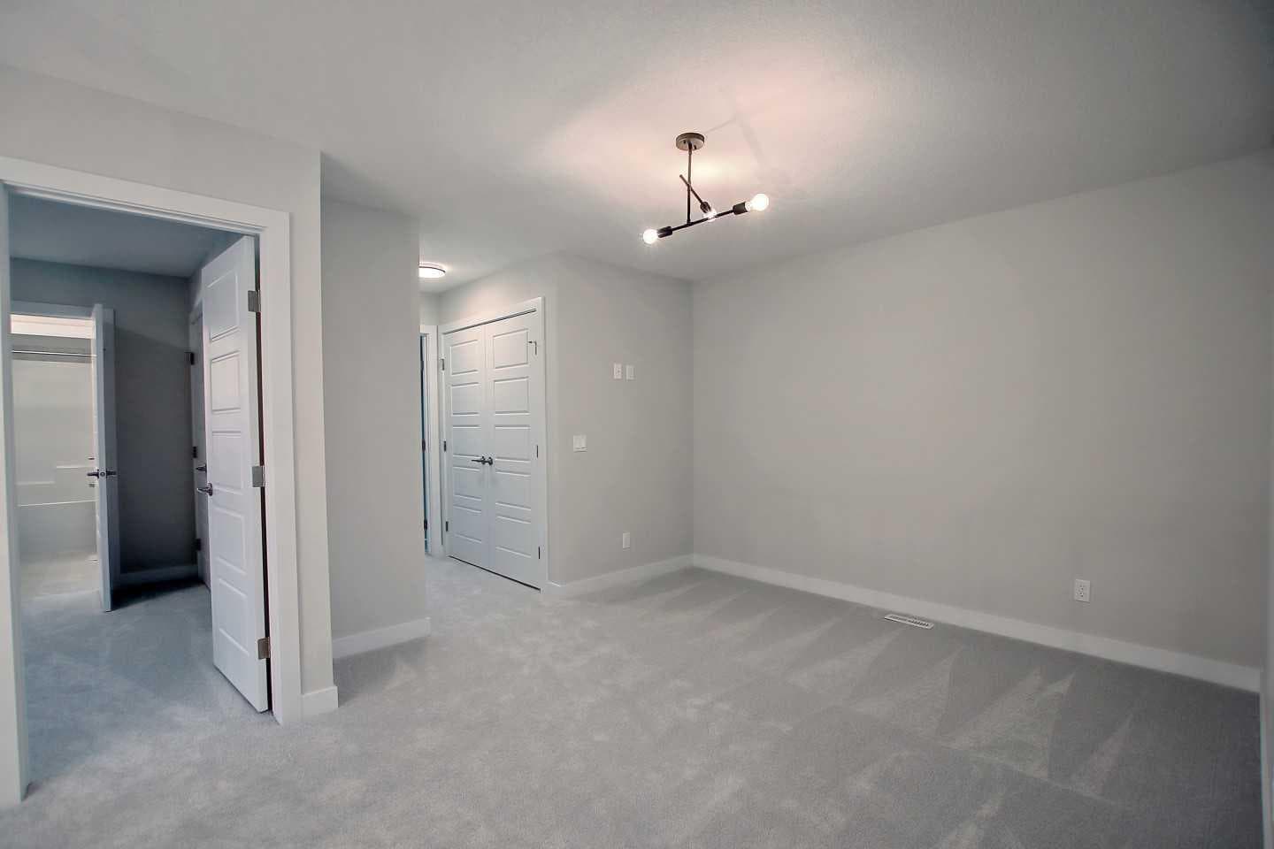 12 Topaz Place 