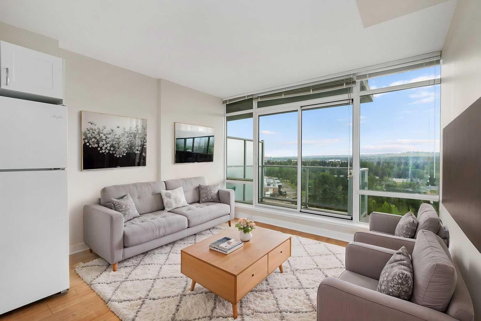 811, 30 Brentwood Common NW