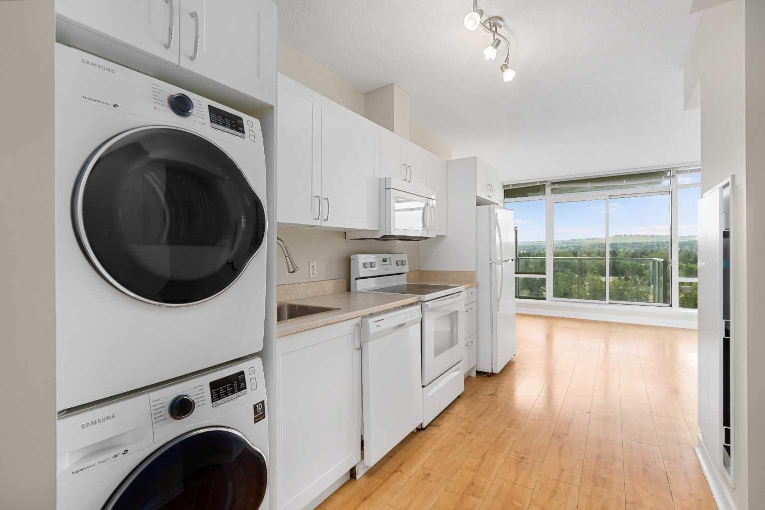 811, 30 Brentwood Common NW