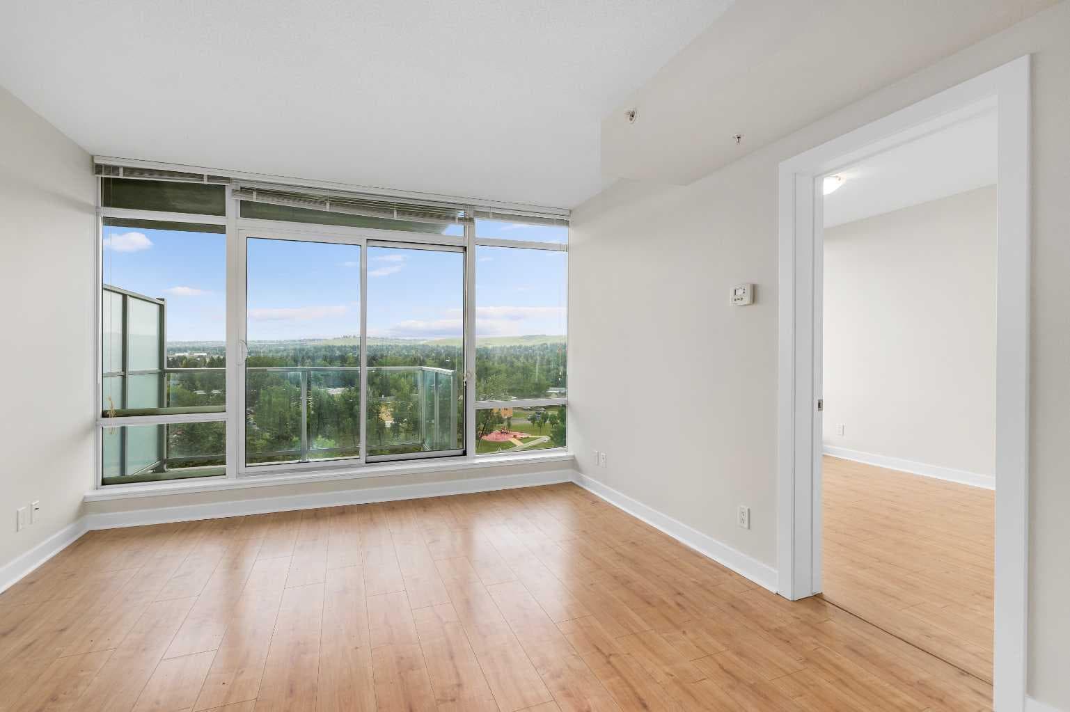 811, 30 Brentwood Common NW