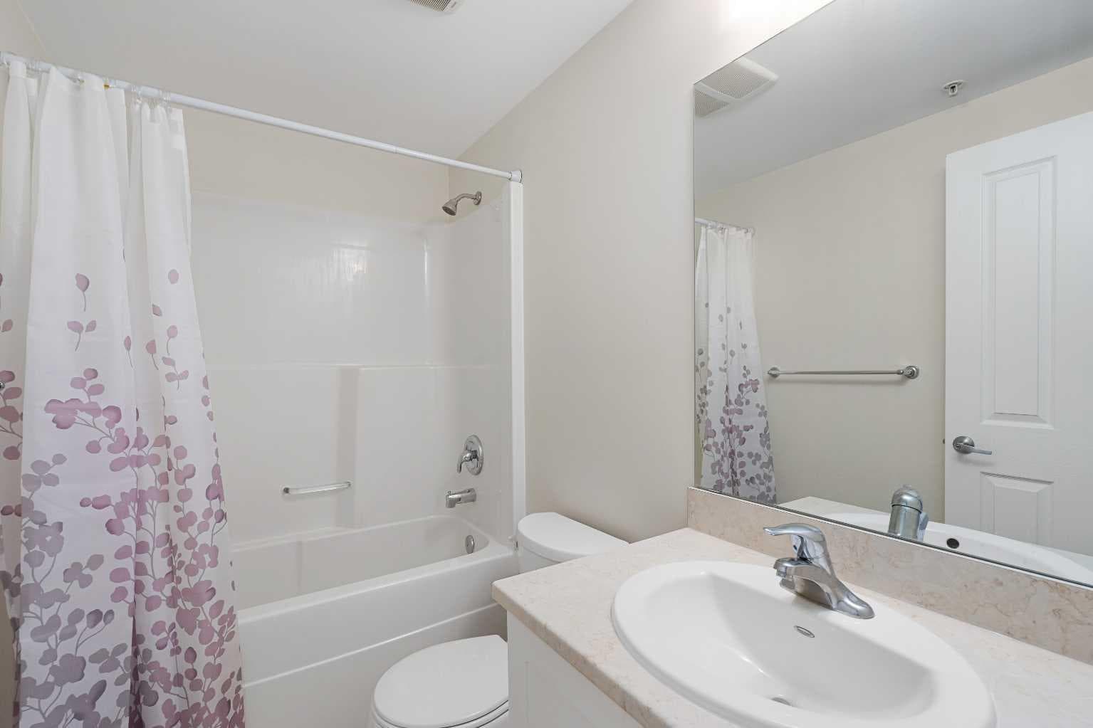 811, 30 Brentwood Common NW