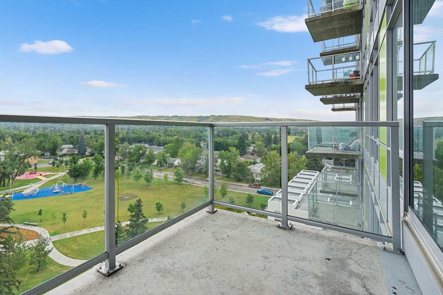 811, 30 Brentwood Common NW