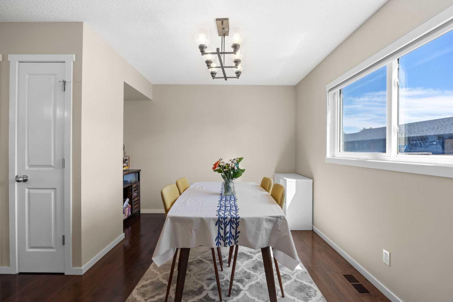 140 Walden Gate SE