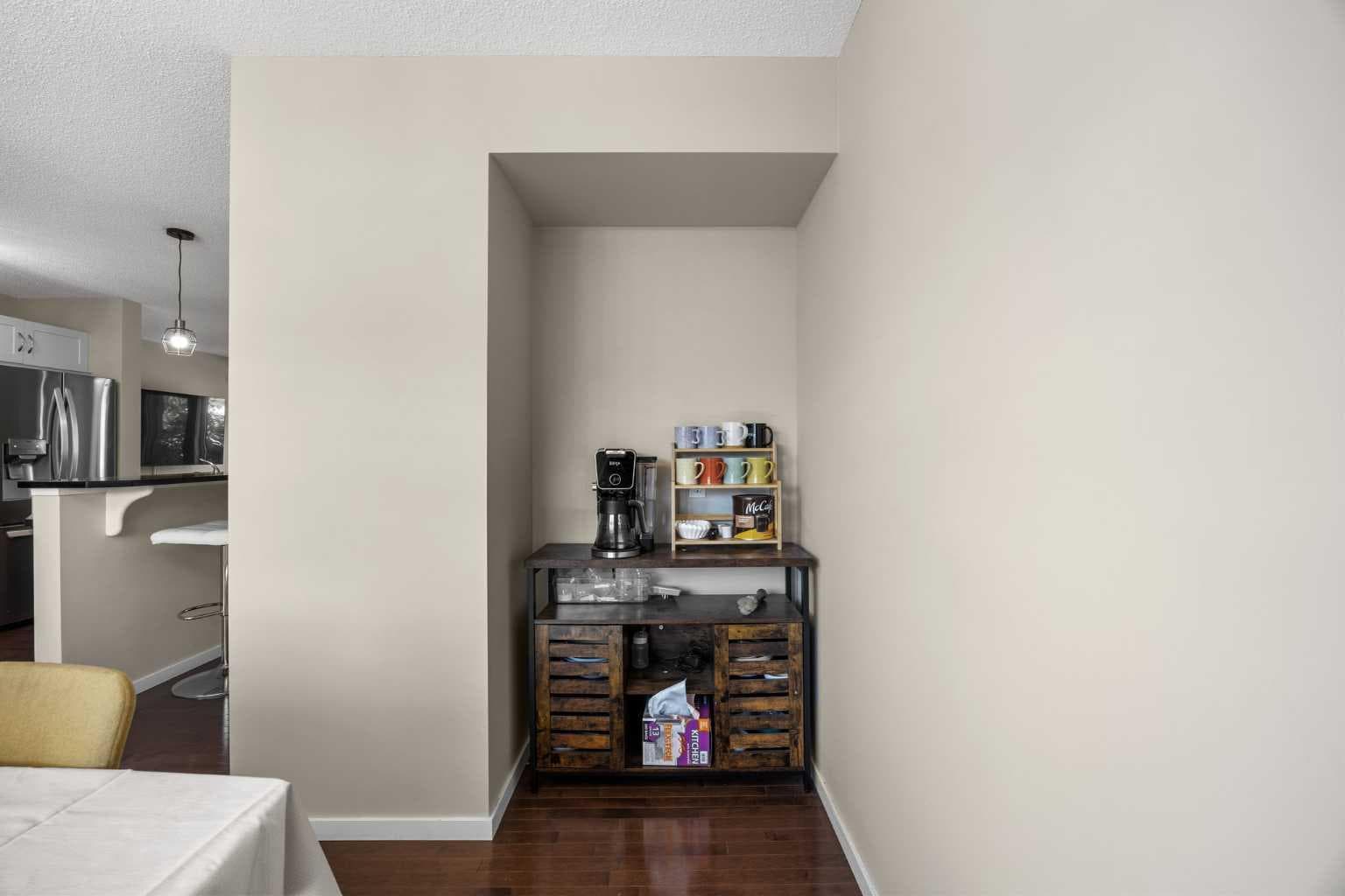 140 Walden Gate SE
