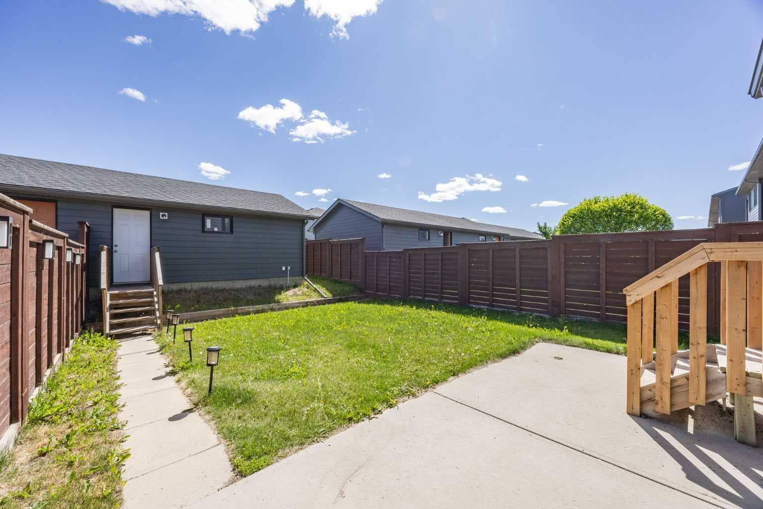140 Walden Gate SE