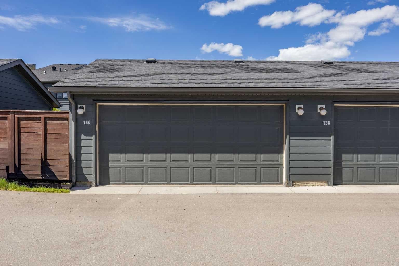 140 Walden Gate SE