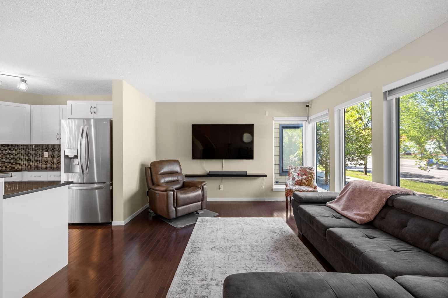 140 Walden Gate SE
